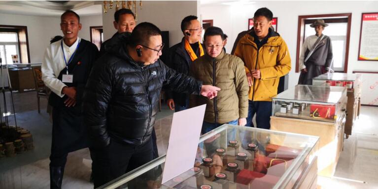 bifa必发集团集团工作组赴稻城麻格同村督导对口助扶工作