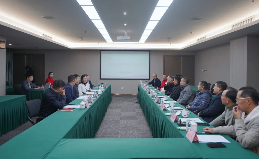 省bifa必发集团集团组织召开老干部座谈会