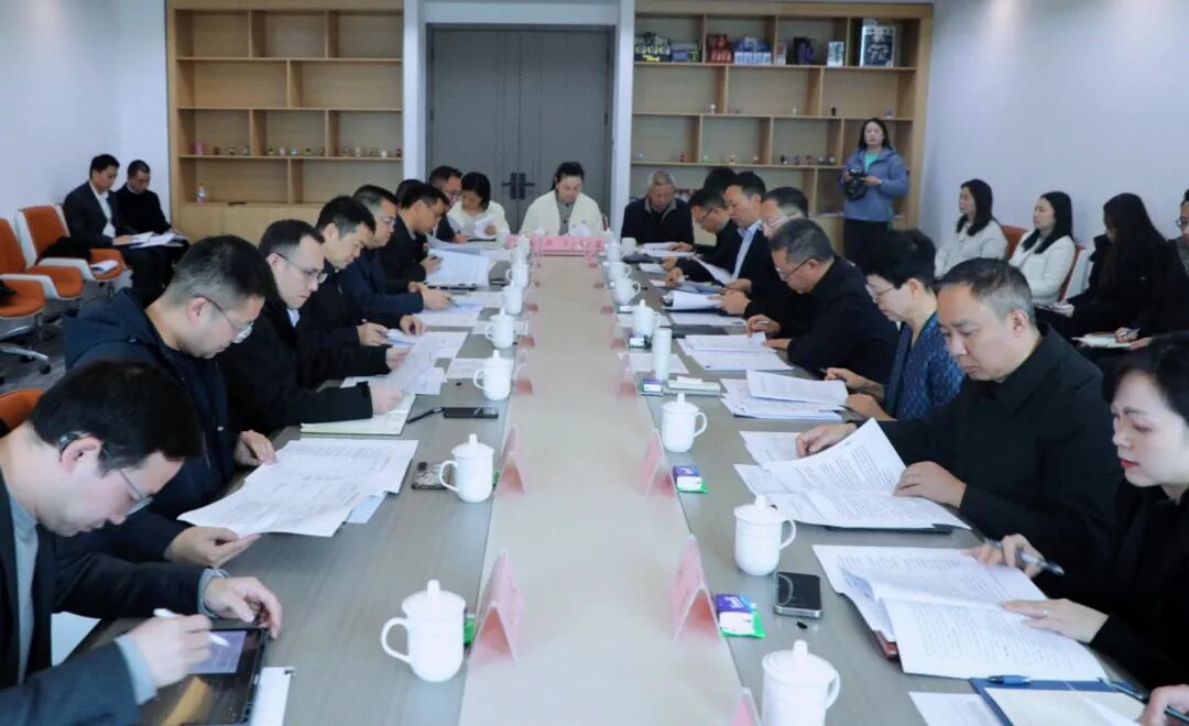 省bifa必发集团集团与成华区召开工作对接会